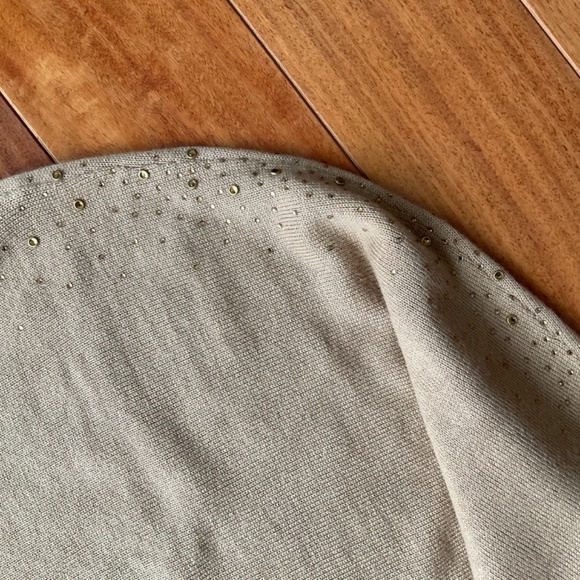 Sweater - Picture 3 of 3